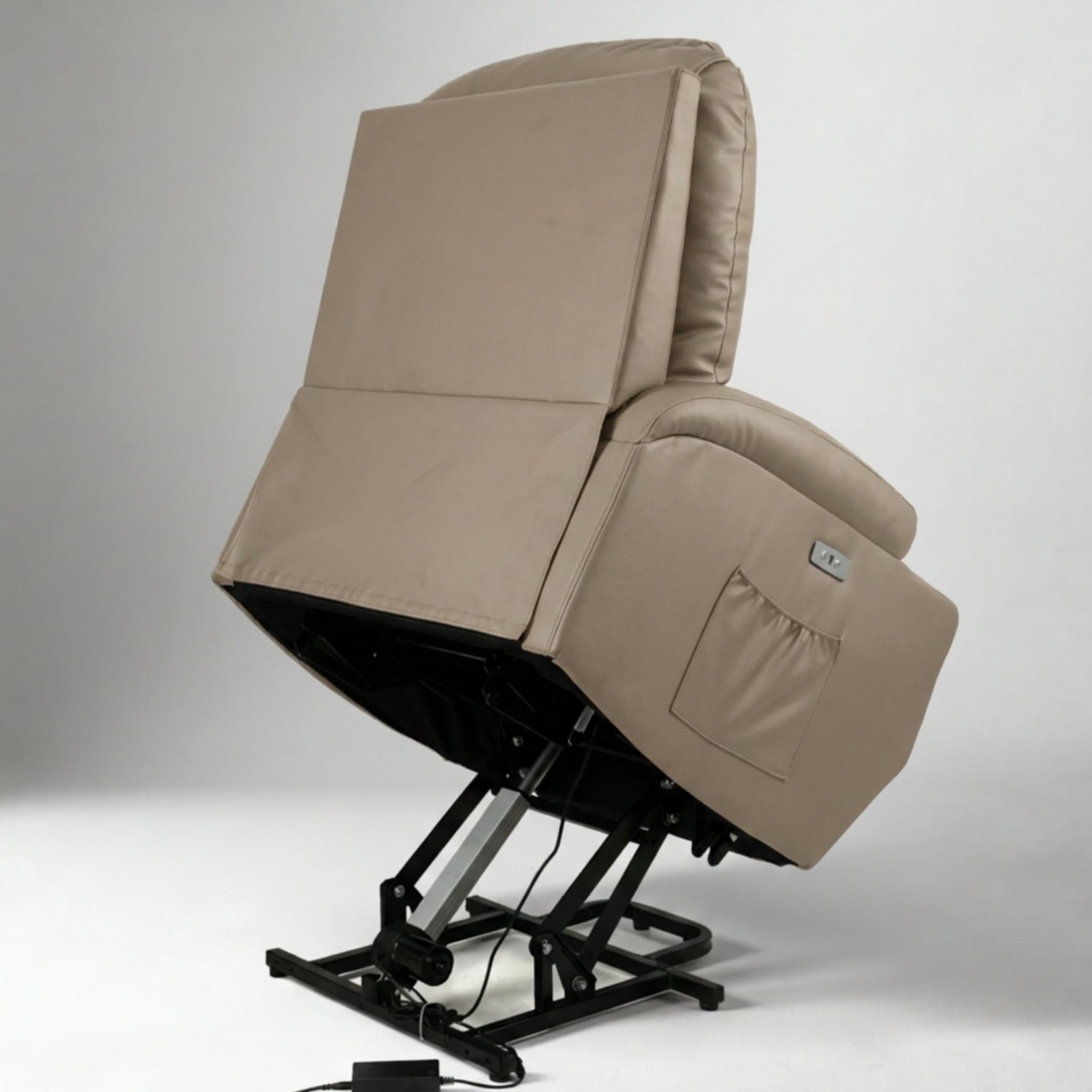 כורסת קימה חשמלית Dolce Vita דגם Milano פרימיום עור PU בז' עם 8 נקודות עיסוי | חימום + USB - גלריה 5