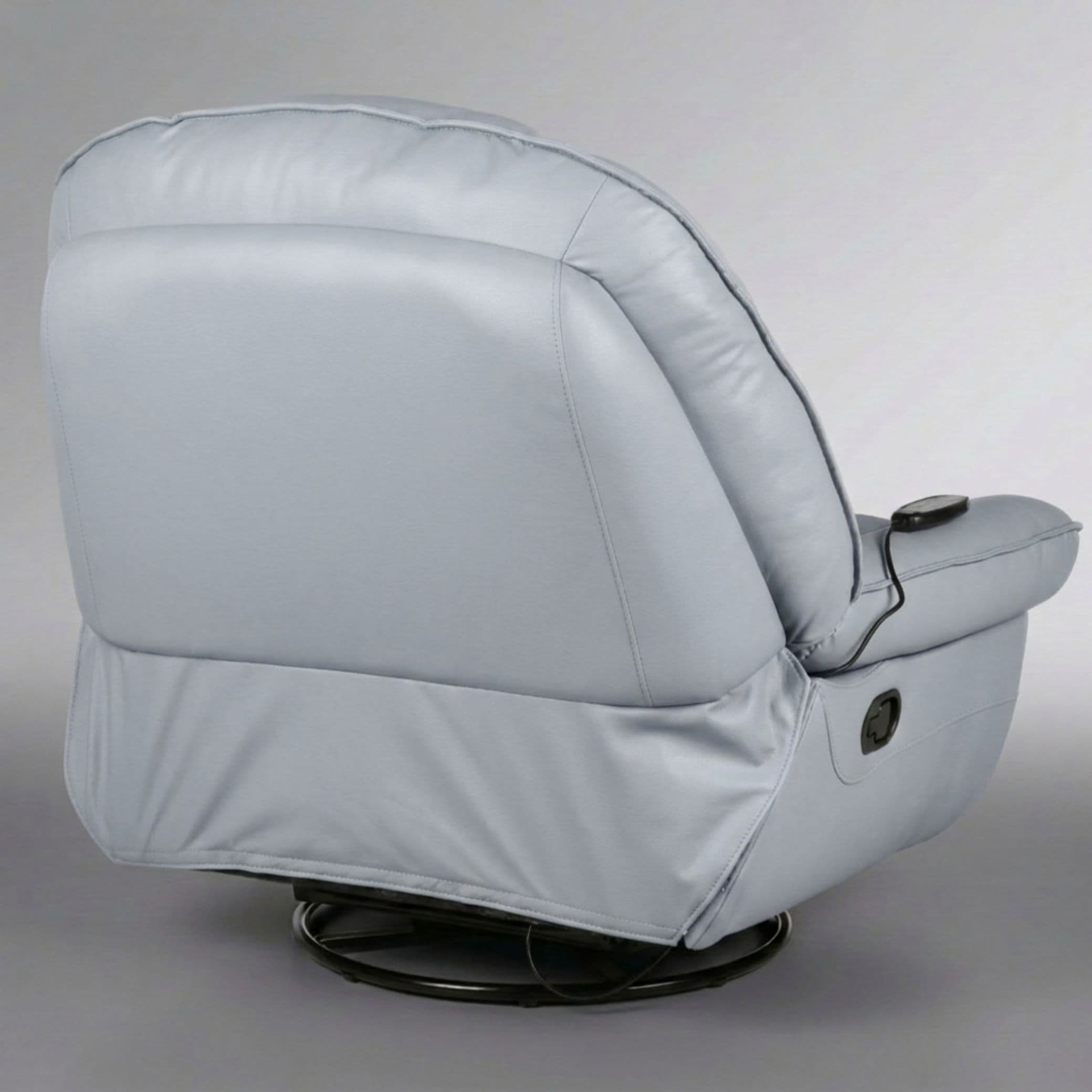 מבט אחורי על כורסת Dolce Vita Verona ידנית מסתובבת בעור Anti-Scratch תכלת